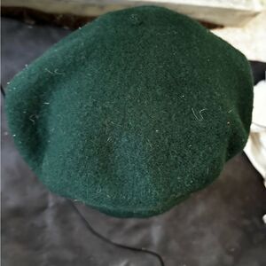 Vintage De Luxe Beret Basque Wool Green cap Victorian head piece head accessory